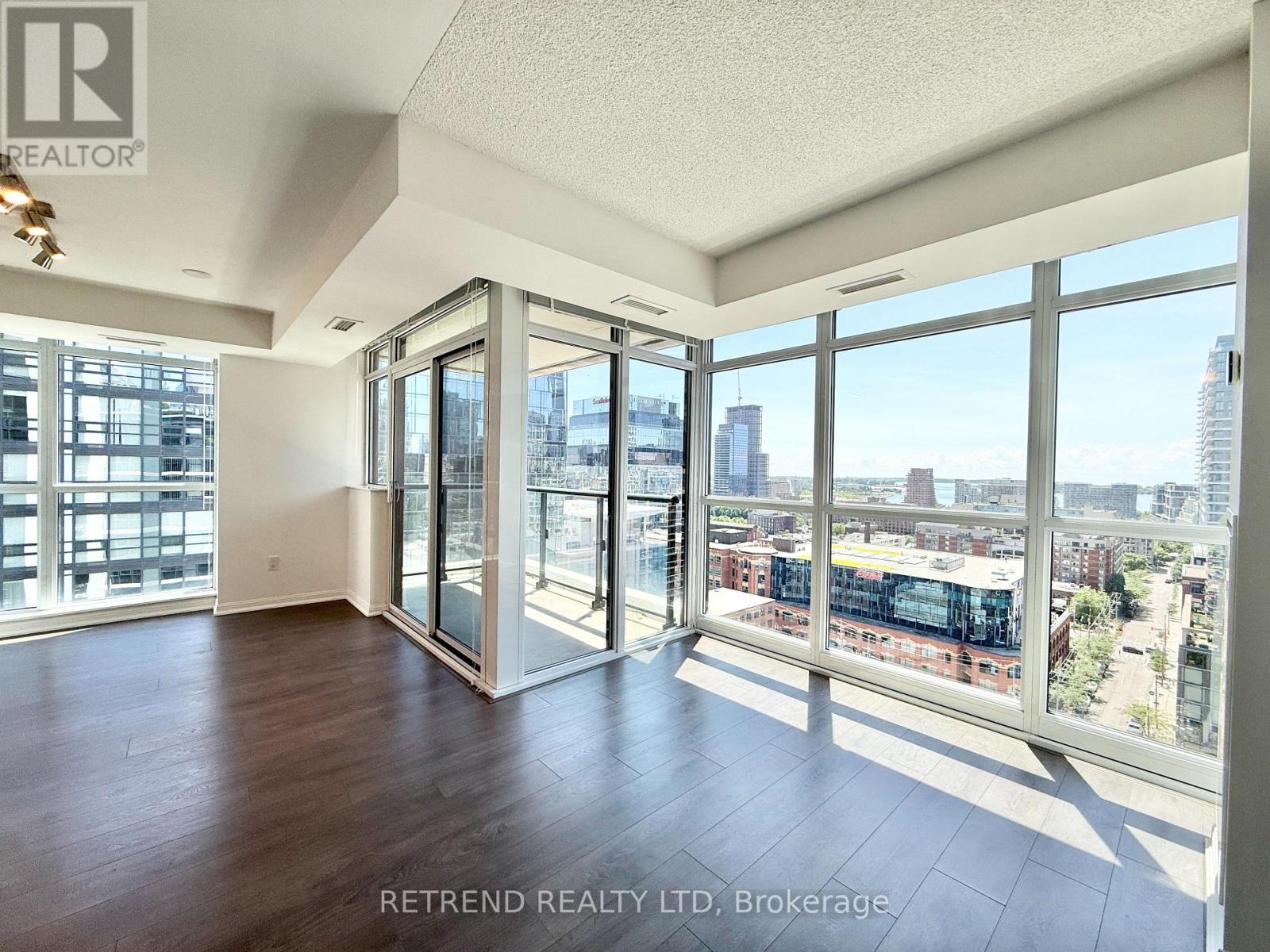 2204 - 400 Adelaide Street E, Toronto, Ontario  M5A 4S3 - Photo 3 - C13541418