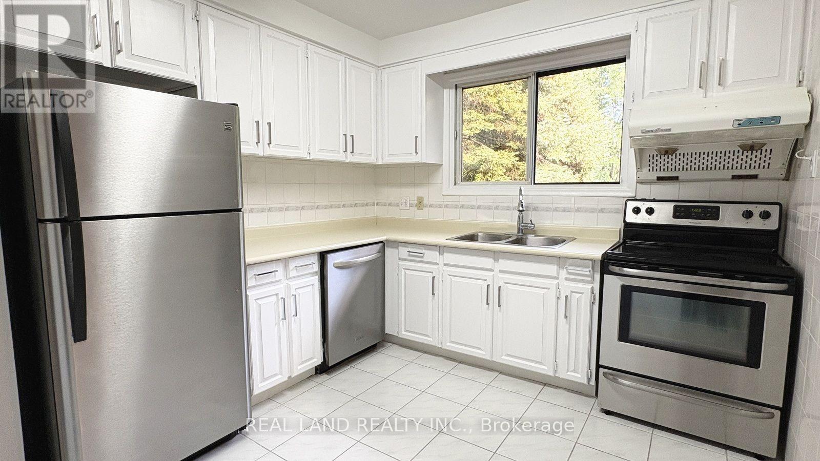 53 Lloydminster Crescent, Toronto, Ontario  M2M 2S2 - Photo 10 - C13541426