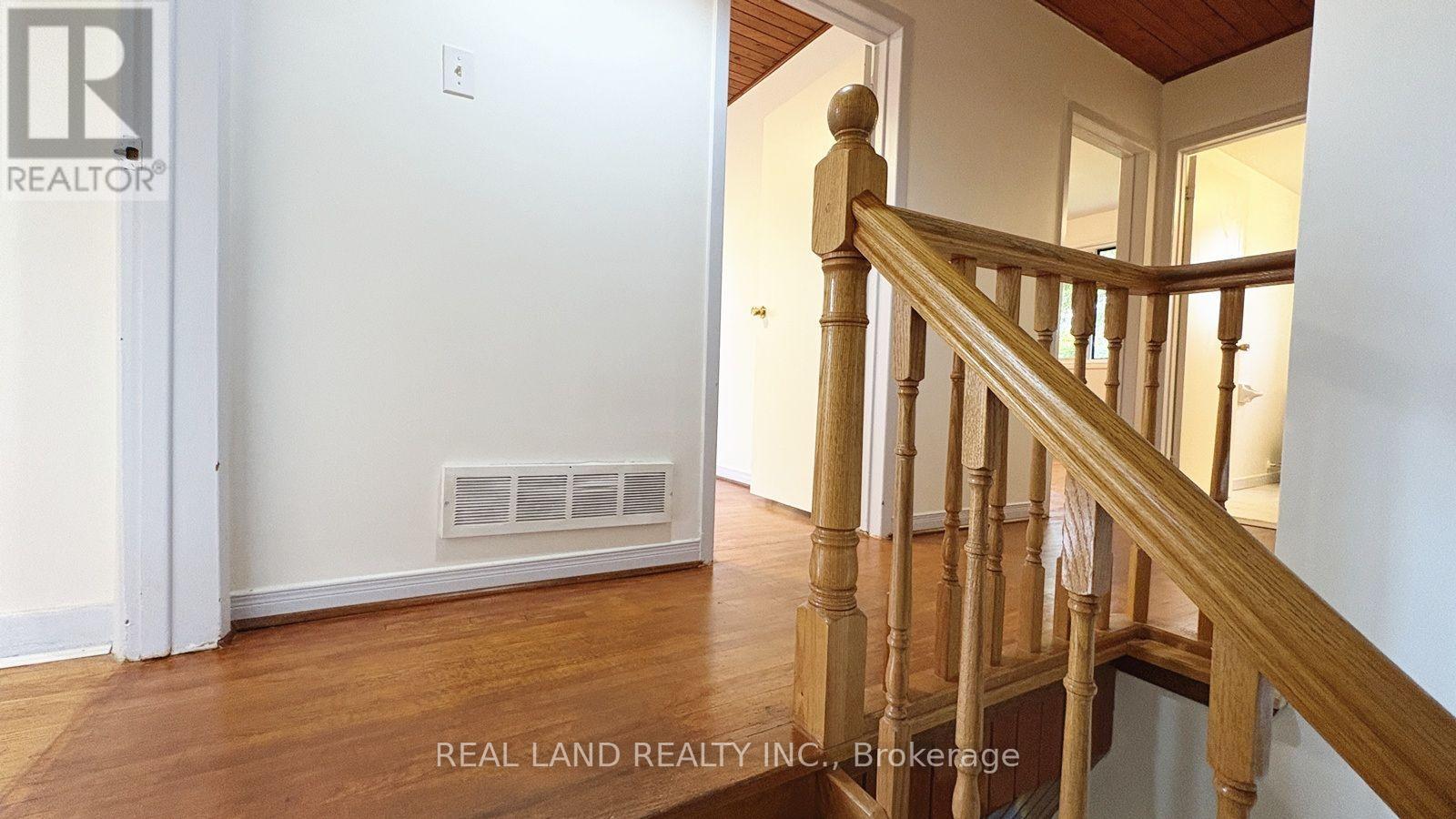 53 Lloydminster Crescent, Toronto, Ontario  M2M 2S2 - Photo 11 - C13541426