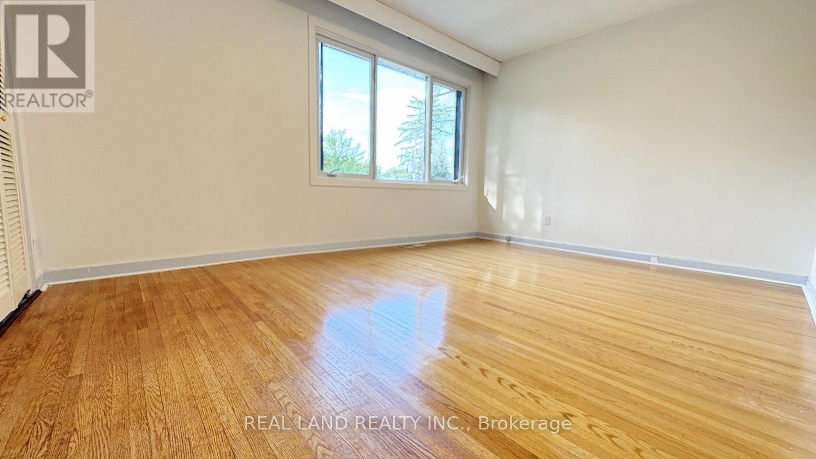 53 Lloydminster Crescent, Toronto, Ontario  M2M 2S2 - Photo 12 - C13541426