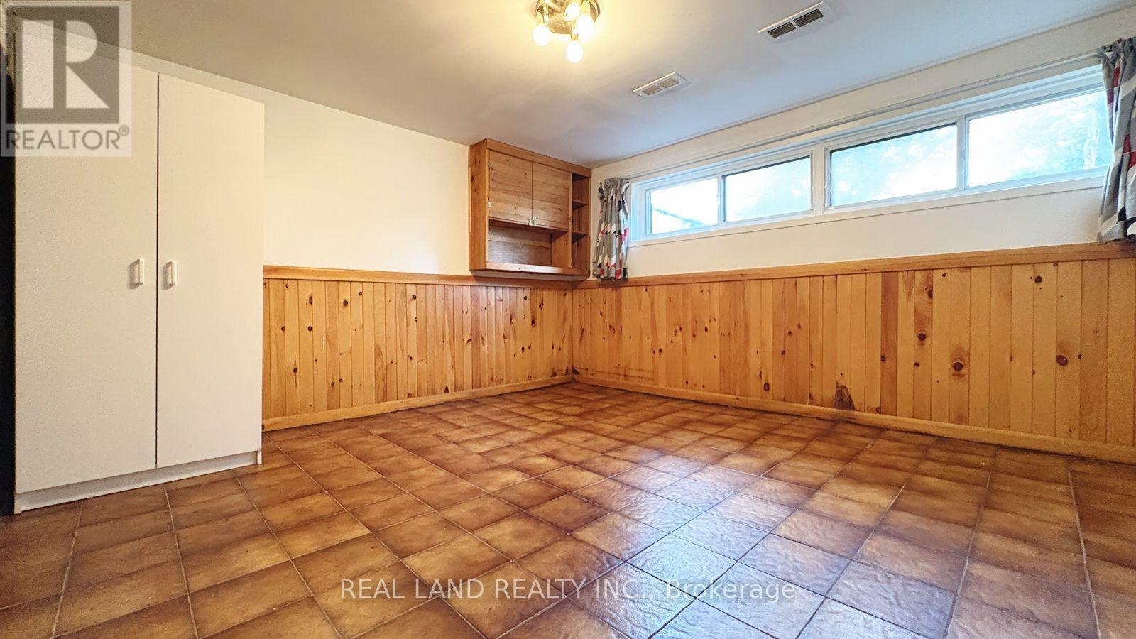 53 Lloydminster Crescent, Toronto, Ontario  M2M 2S2 - Photo 18 - C13541426