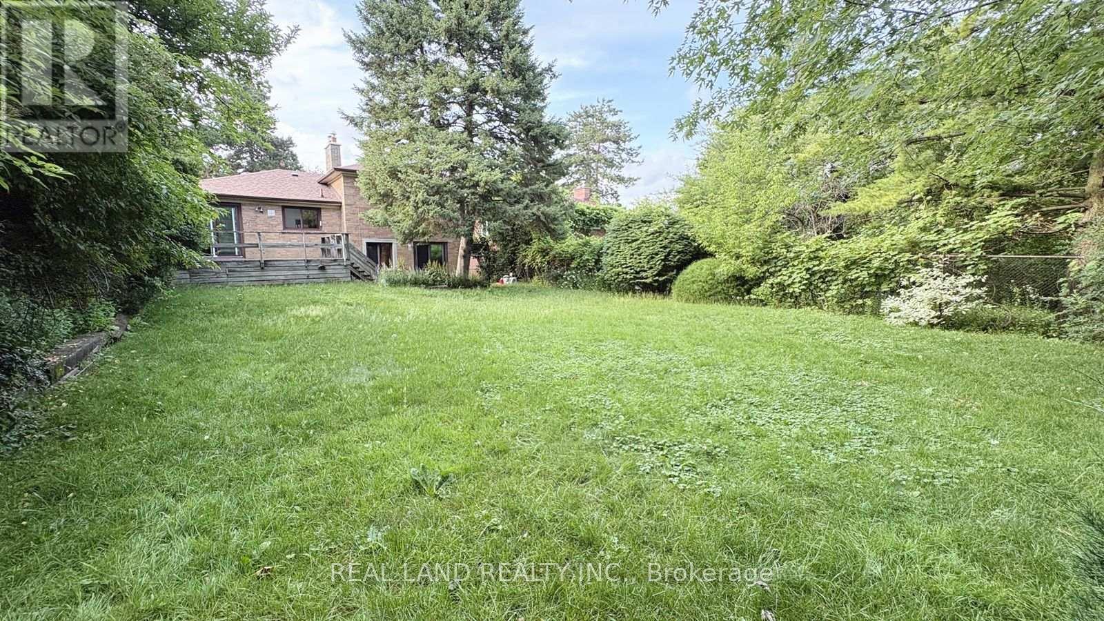 53 Lloydminster Crescent, Toronto, Ontario  M2M 2S2 - Photo 25 - C13541426