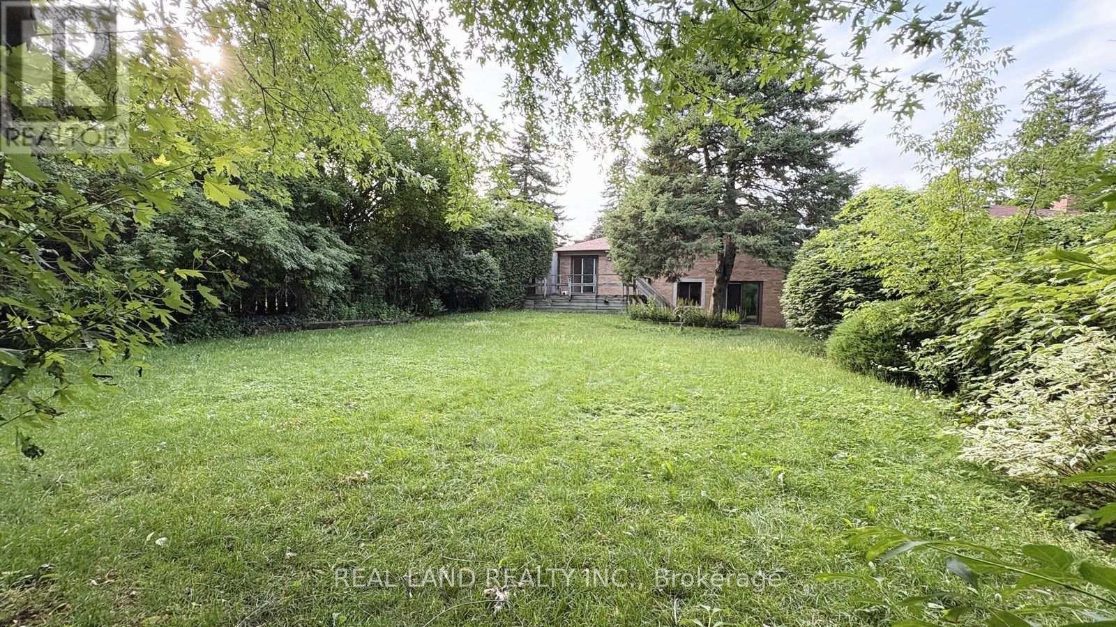 53 Lloydminster Crescent, Toronto, Ontario  M2M 2S2 - Photo 27 - C13541426