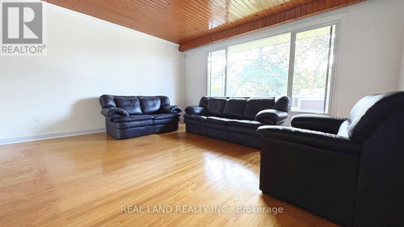 53 Lloydminster Crescent, Toronto, Ontario  M2M 2S2 - Photo 5 - C13541426