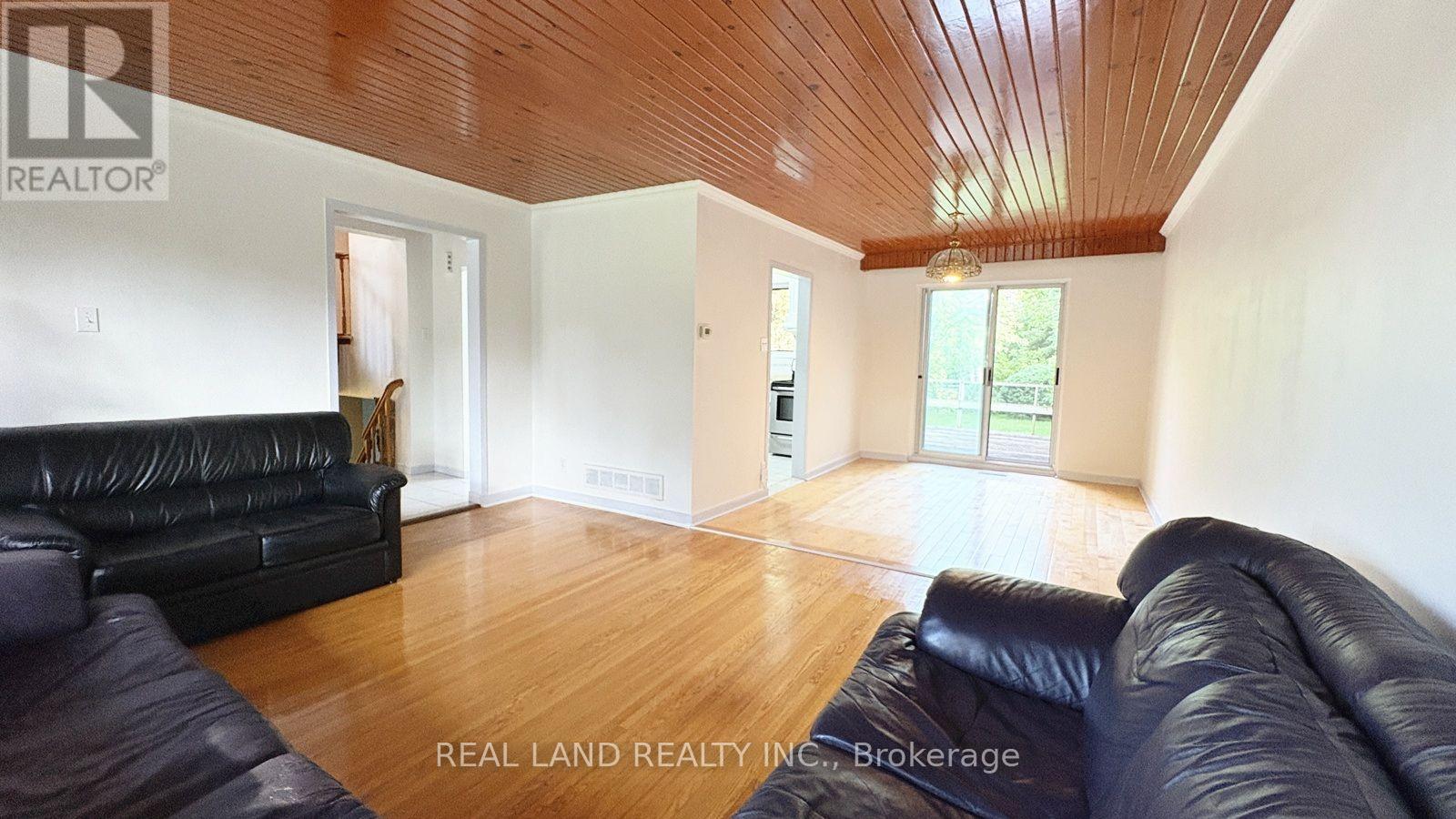 53 Lloydminster Crescent, Toronto, Ontario  M2M 2S2 - Photo 7 - C13541426