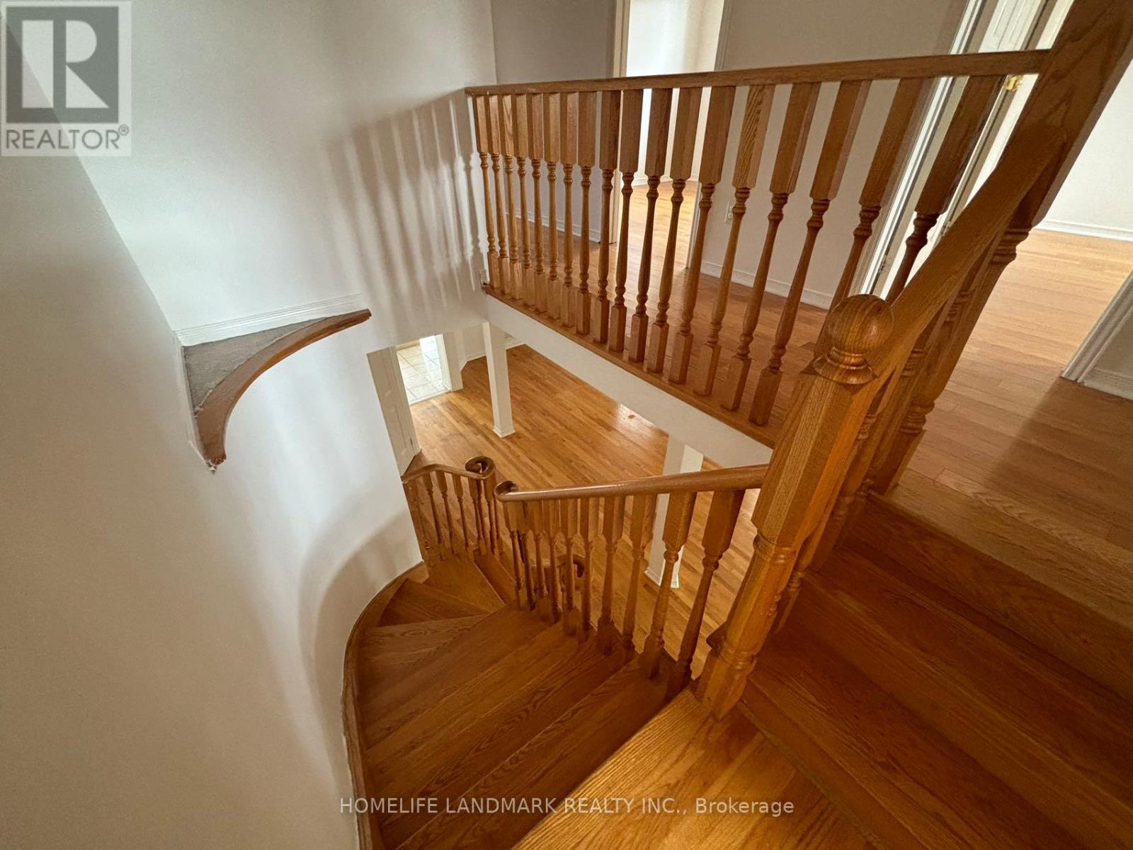 9 Baltic Street, Richmond Hill, Ontario  L4B 4H8 - Photo 7 - N13541410