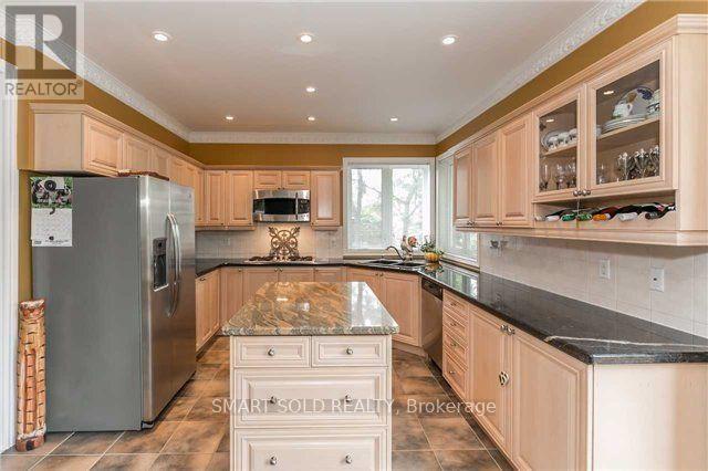 704 Foxcroft Boulevard, Newmarket, Ontario  L3X 1N2 - Photo 7 - N13541422