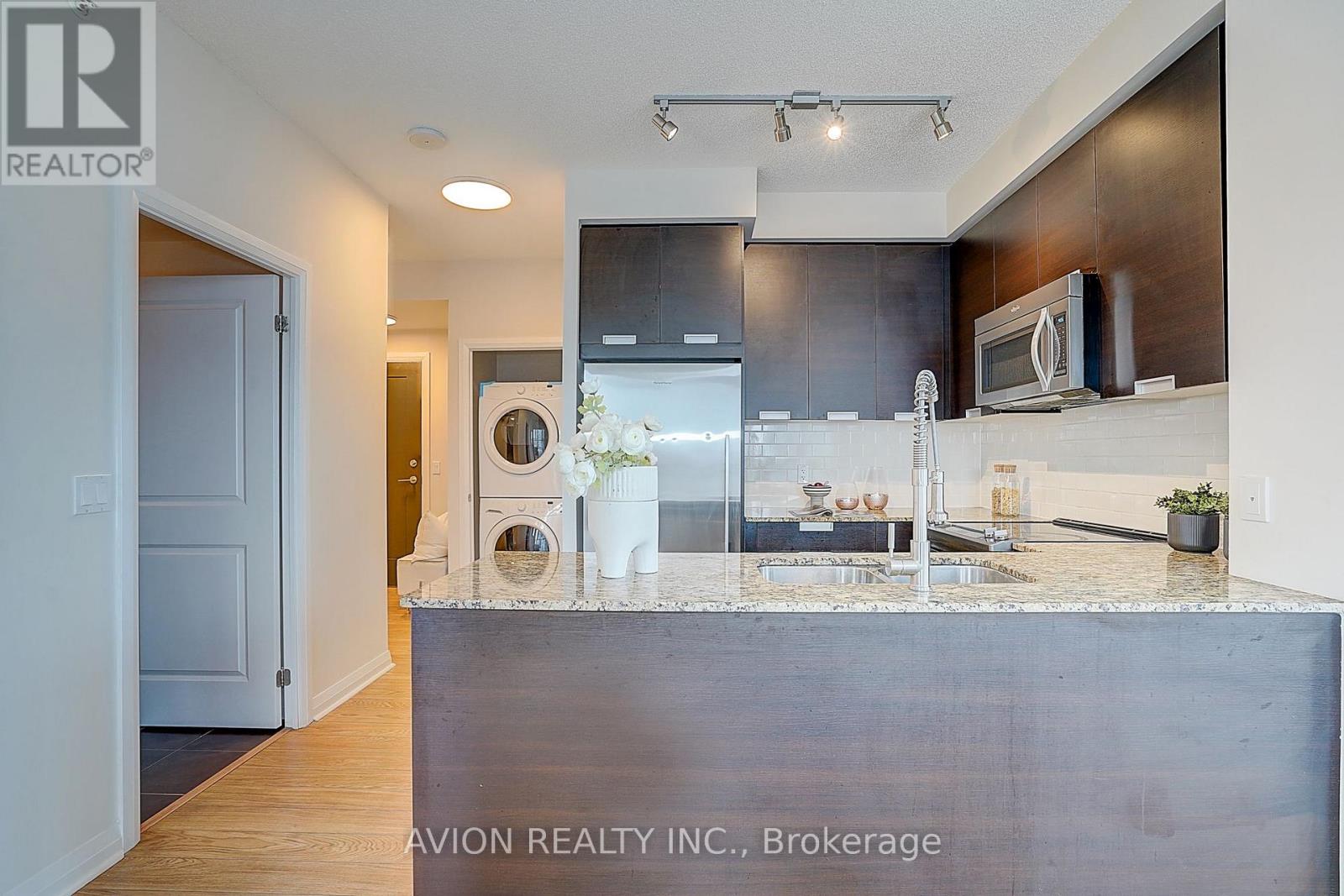 1202 - 55 Eglinton Avenue W, Mississauga, Ontario  L5R 0E5 - Photo 11 - W13541392