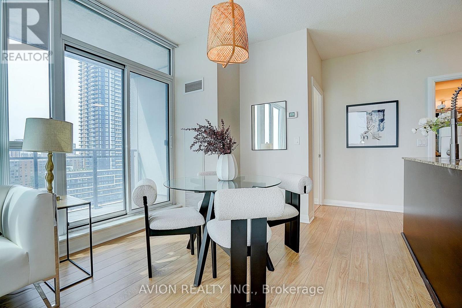 1202 - 55 Eglinton Avenue W, Mississauga, Ontario  L5R 0E5 - Photo 18 - W13541392