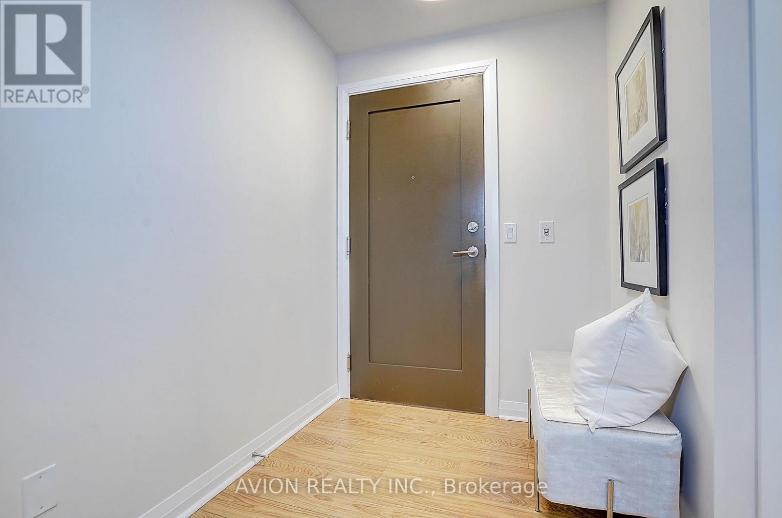 1202 - 55 Eglinton Avenue W, Mississauga, Ontario  L5R 0E5 - Photo 8 - W13541392
