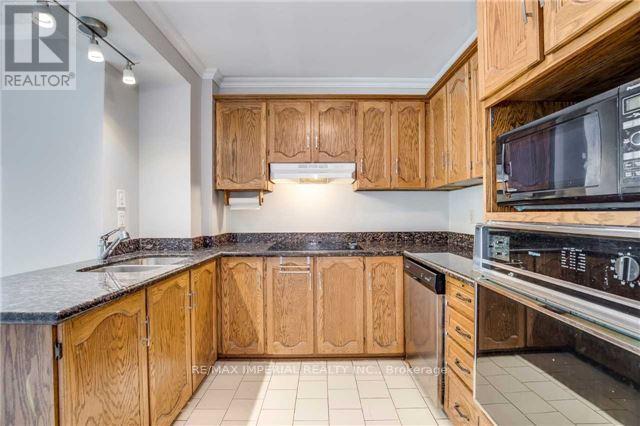 1119 Glenridge Drive, Oakville, Ontario  L6M 2L1 - Photo 3 - W13541464