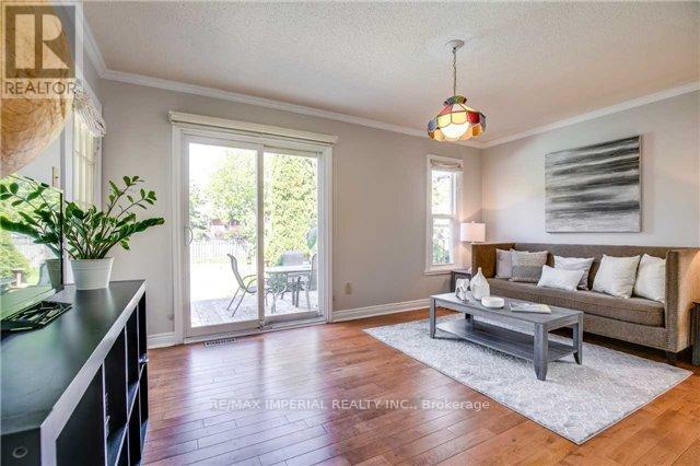 1119 Glenridge Drive, Oakville, Ontario  L6M 2L1 - Photo 7 - W13541464