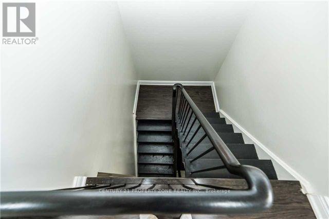 18 Omega Square, Brampton, Ontario  L6Z 1K5 - Photo 11 - W13541482