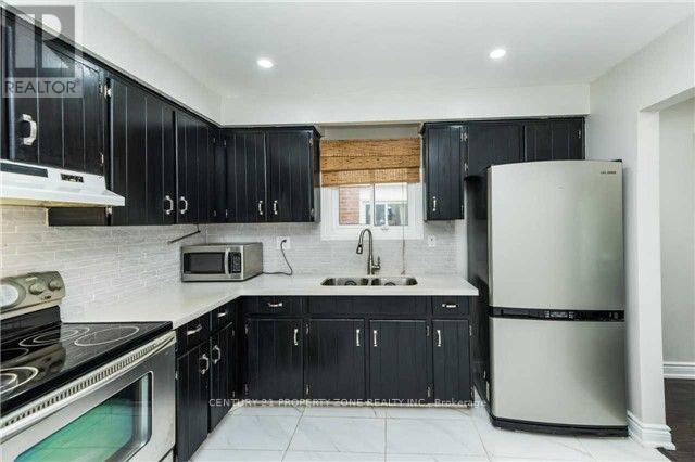 18 Omega Square, Brampton, Ontario  L6Z 1K5 - Photo 9 - W13541482