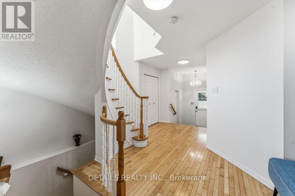 8 Wimbledon Way, Ottawa, Ontario  K2K 3J2 - Photo 5 - X13541538