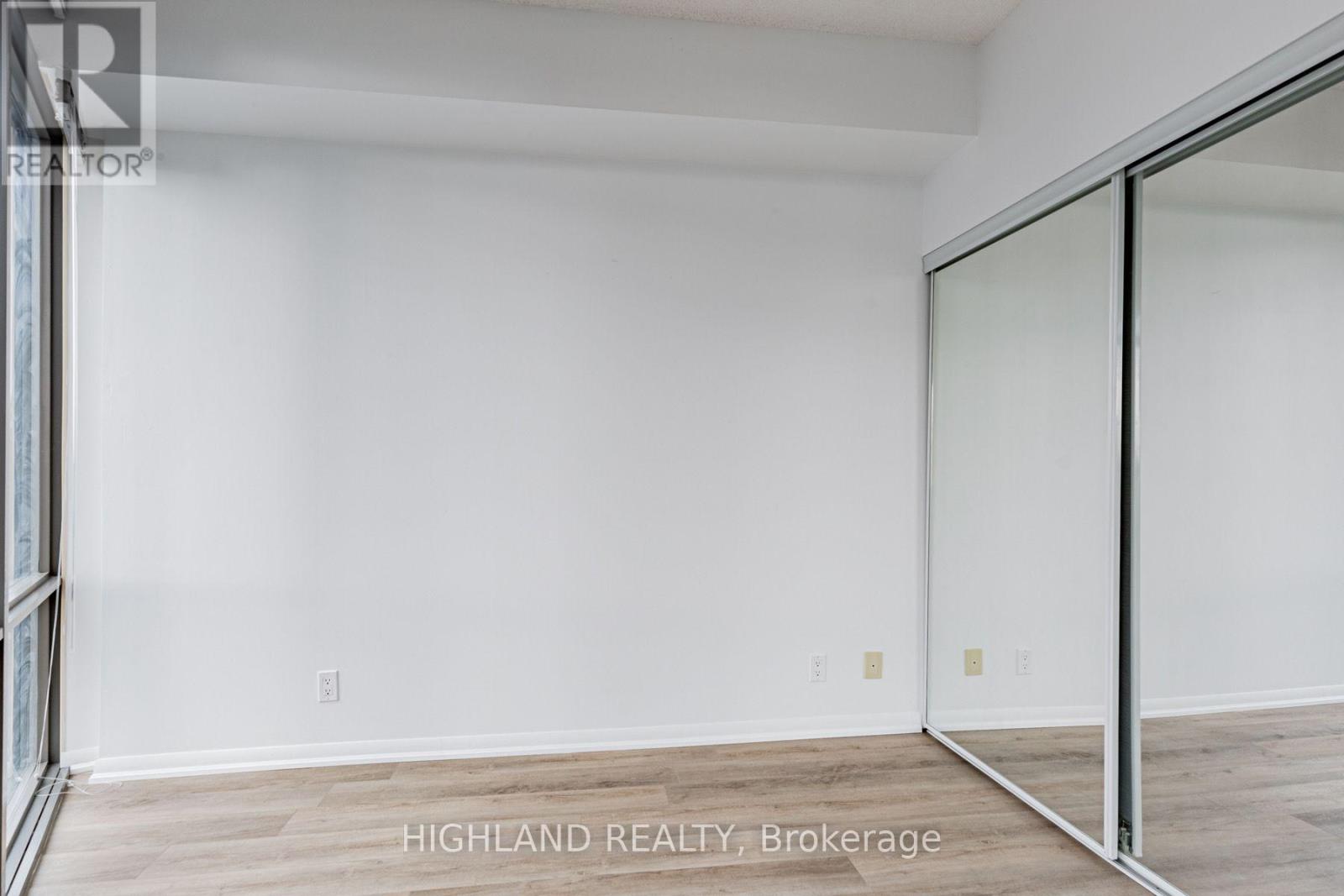 2409 - 832 Bay Street, Toronto, Ontario  M5S 1Z6 - Photo 13 - C13541534
