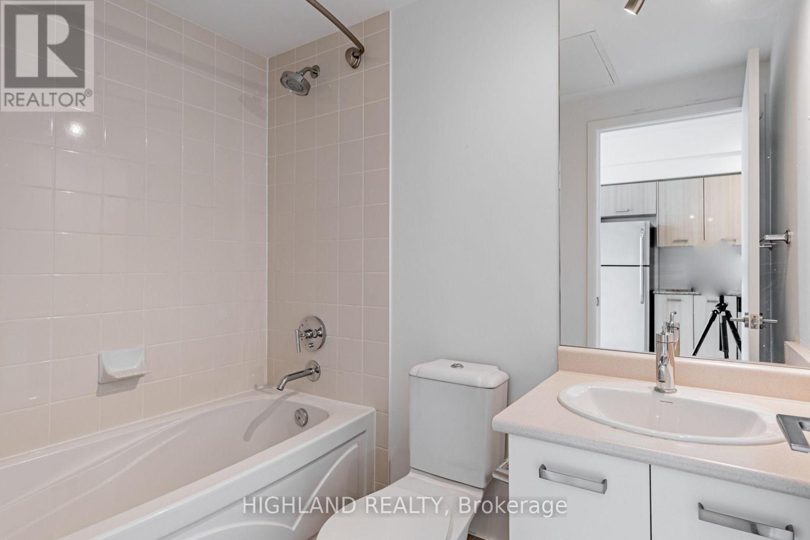 2409 - 832 Bay Street, Toronto, Ontario  M5S 1Z6 - Photo 14 - C13541534