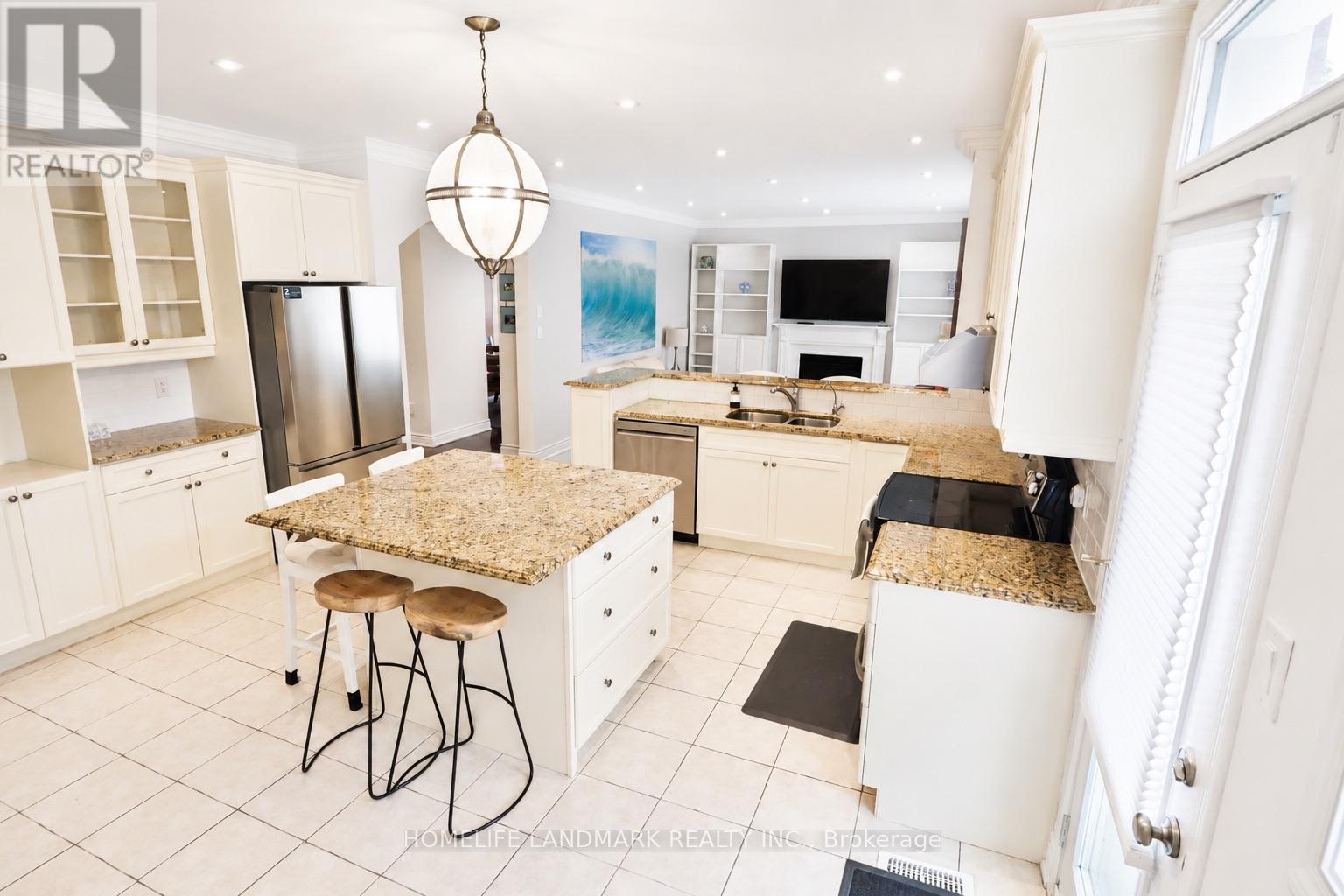 191 Robirwin Street, Whitchurch-Stouffville, Ontario  L3P 3B9 - Photo 9 - N13541510