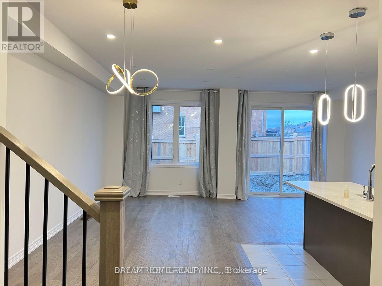8 Brofarm Lane, Whitchurch-Stouffville, Ontario  L4A 5G2 - Photo 7 - N13541524