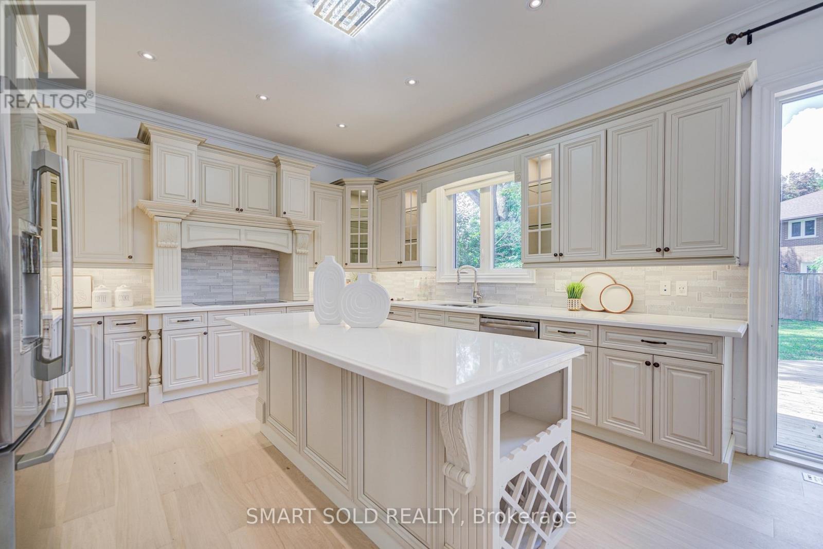 201 Burnhamthorpe Road, Toronto, Ontario  M9B 1Z2 - Photo 14 - W13541500