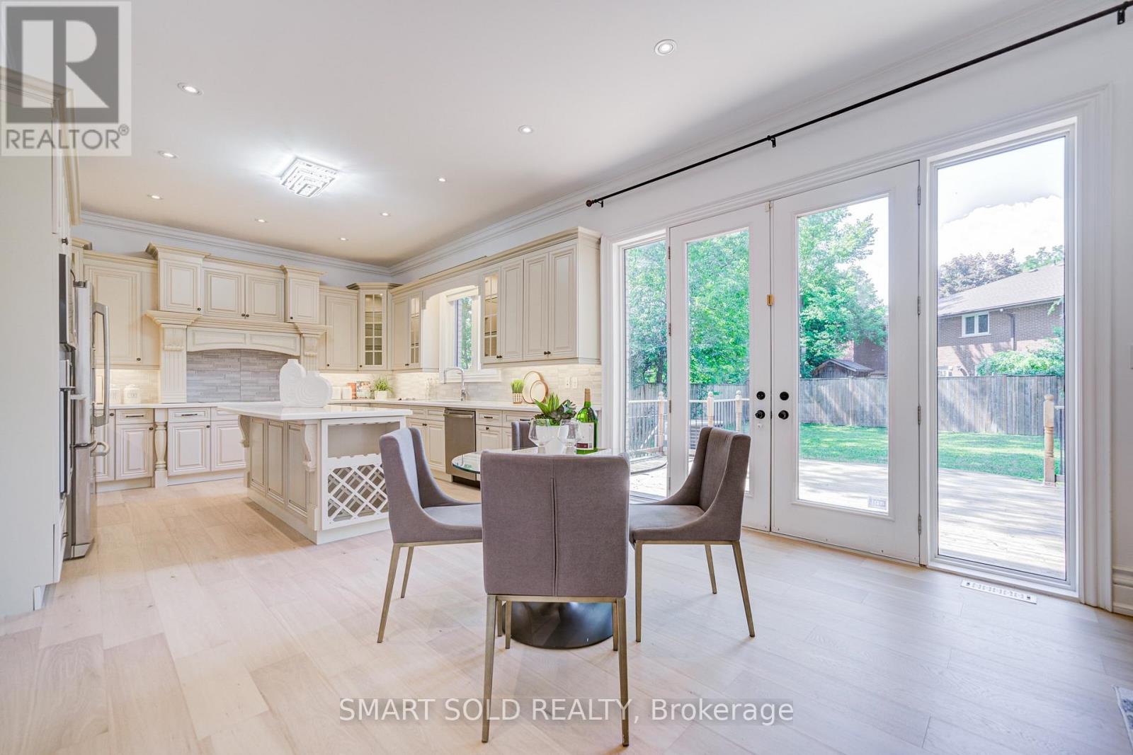 201 Burnhamthorpe Road, Toronto, Ontario  M9B 1Z2 - Photo 20 - W13541500
