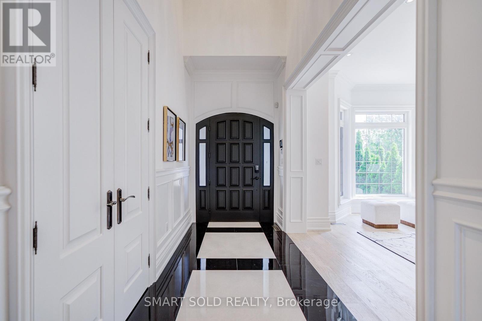 201 Burnhamthorpe Road, Toronto, Ontario  M9B 1Z2 - Photo 4 - W13541500