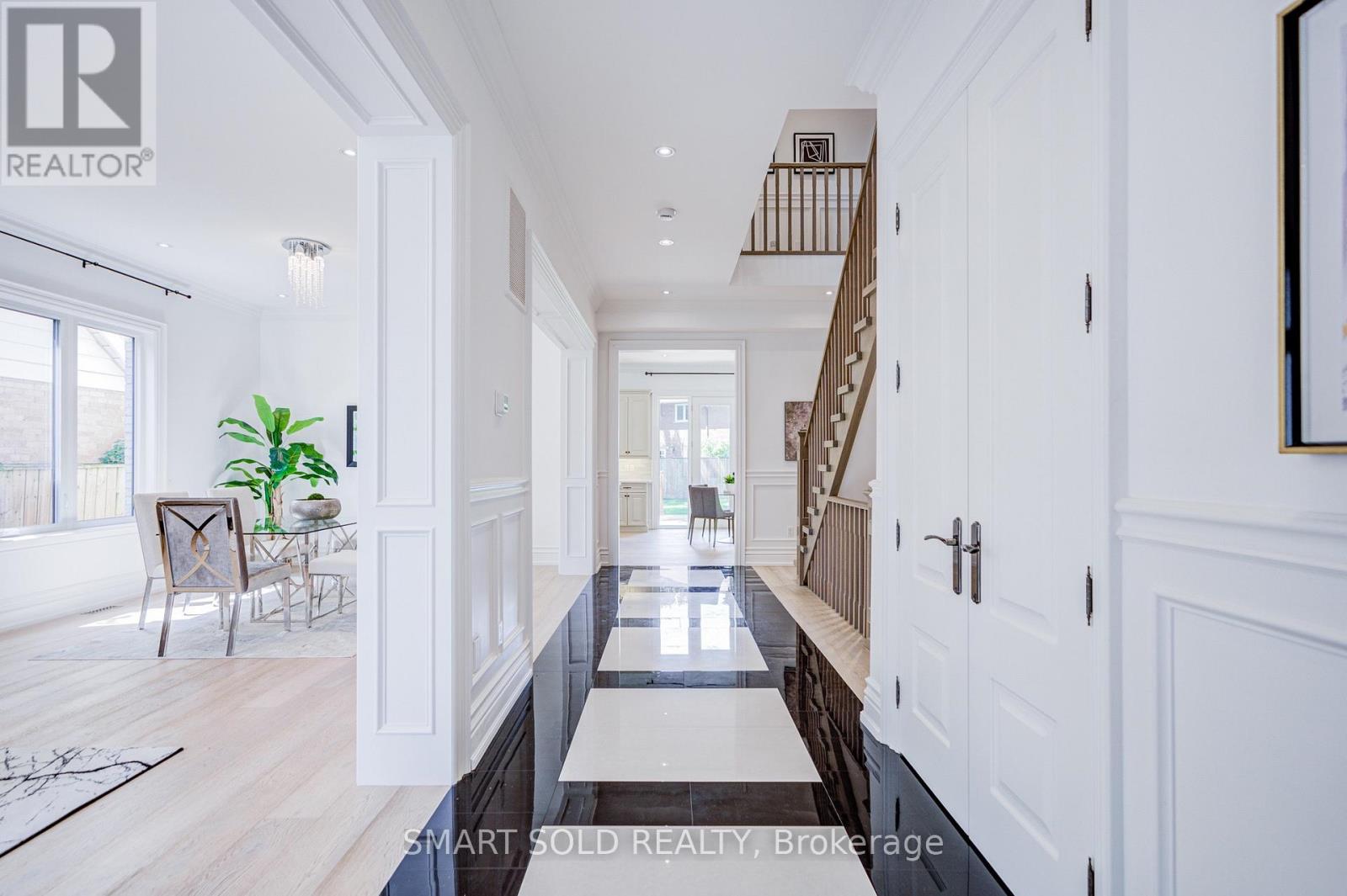 201 Burnhamthorpe Road, Toronto, Ontario  M9B 1Z2 - Photo 5 - W13541500