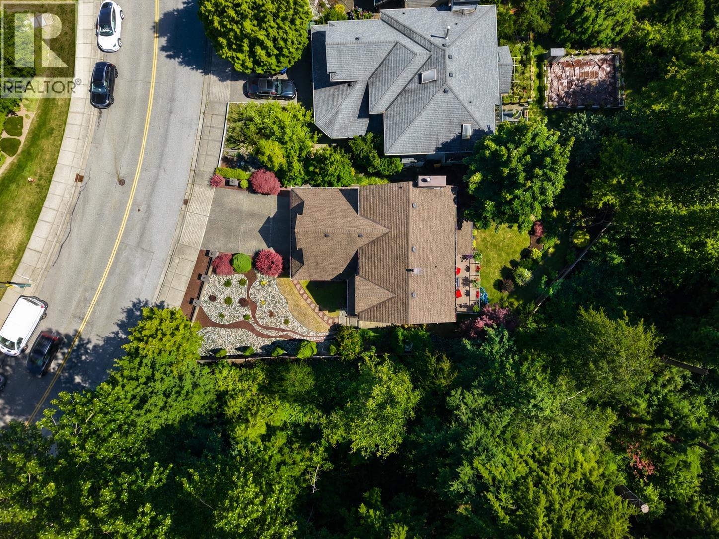 1498 Lansdowne Drive, Coquitlam, British Columbia V3E 2S8 - Photo 3 - R3144142