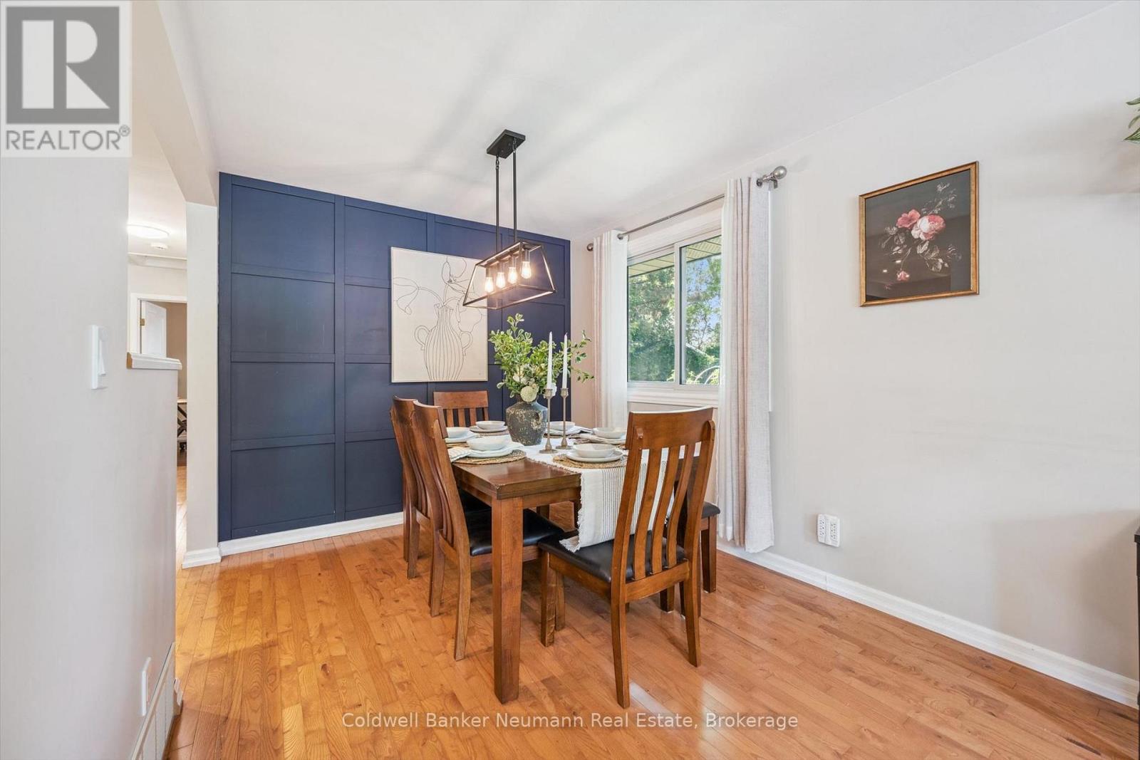 175 Woodville Place, Waterloo, Ontario  N2L 4W8 - Photo 3 - X13541588