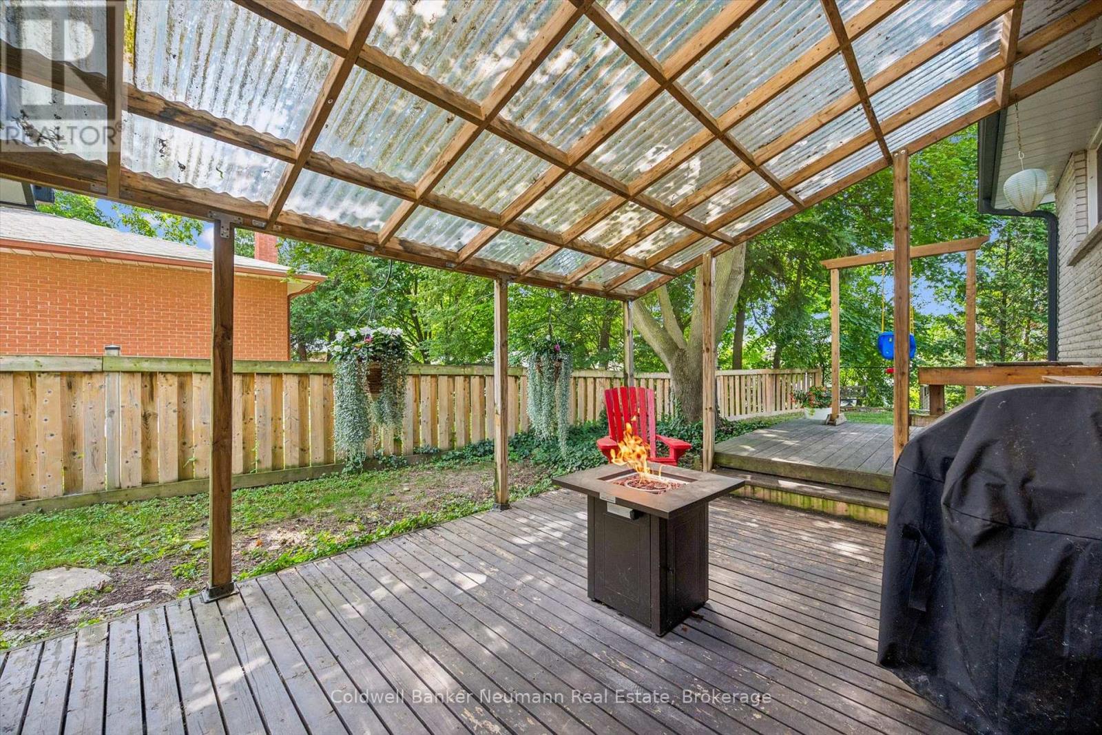 175 Woodville Place, Waterloo, Ontario  N2L 4W8 - Photo 39 - X13541588