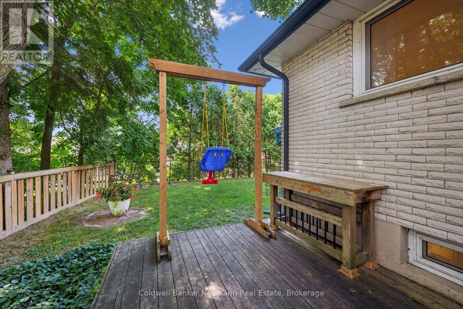 175 Woodville Place, Waterloo, Ontario  N2L 4W8 - Photo 40 - X13541588