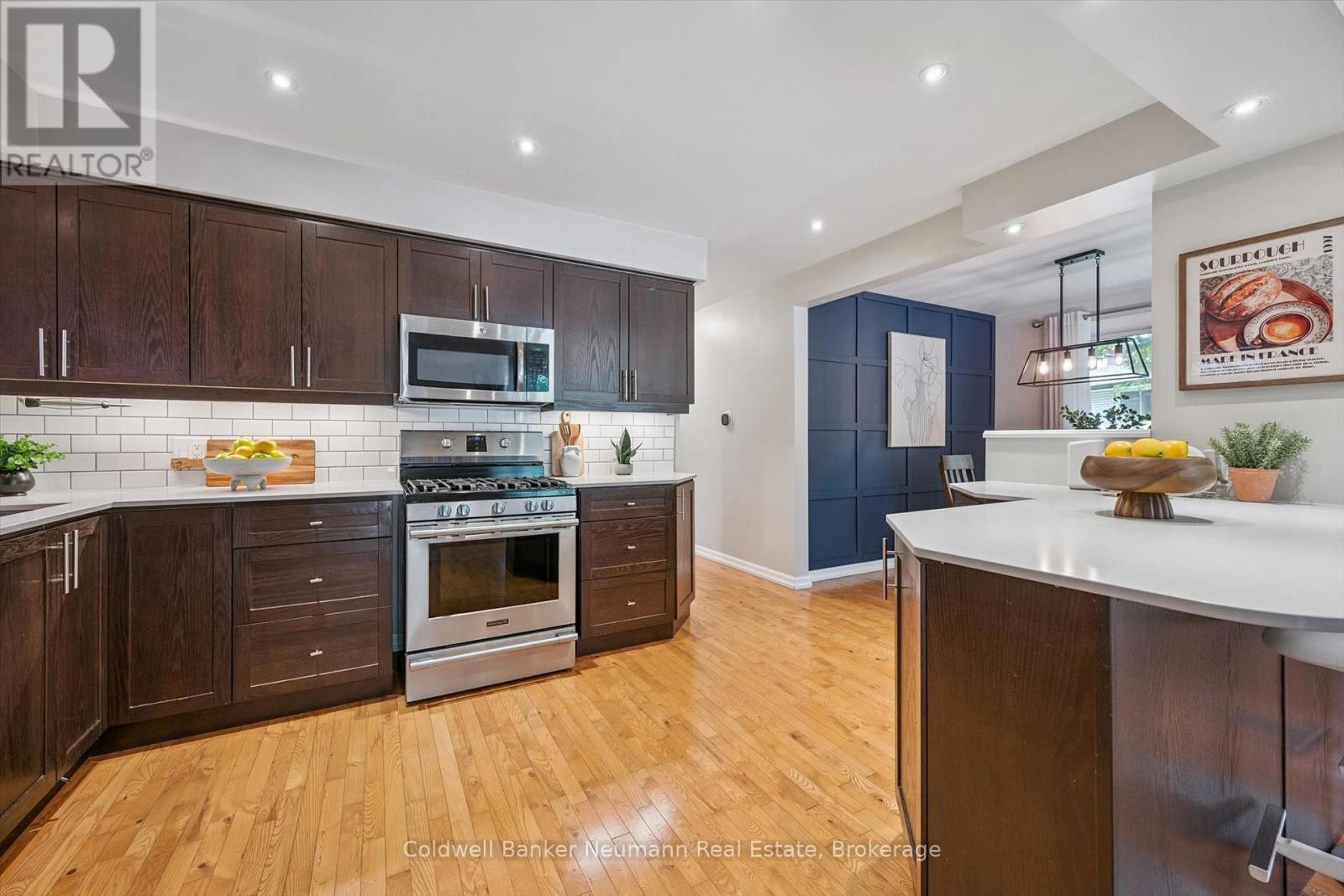 175 Woodville Place, Waterloo, Ontario  N2L 4W8 - Photo 6 - X13541588