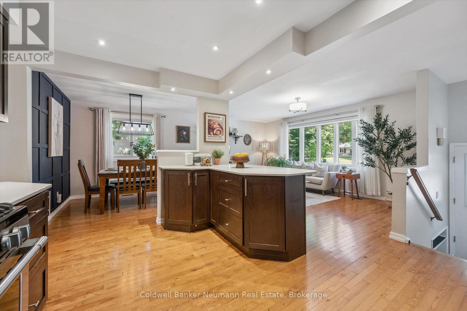 175 Woodville Place, Waterloo, Ontario  N2L 4W8 - Photo 7 - X13541588