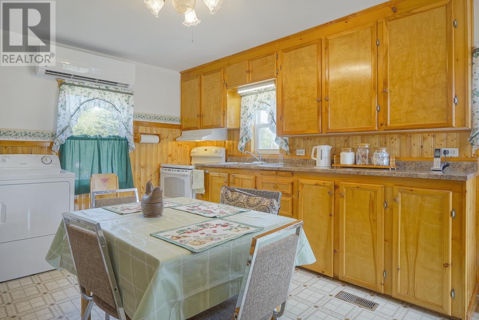 8 Wellington Road, Wellington, Prince Edward Island  C0B 2E0 - Photo 10 - 202616955