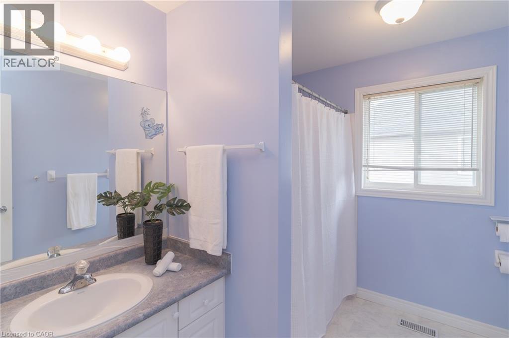 566 Avignon Place, Waterloo, Ontario N2T 2X5 - Photo 33 - 40846603