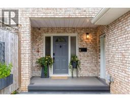12 WOODS End, Brantford, Ontario