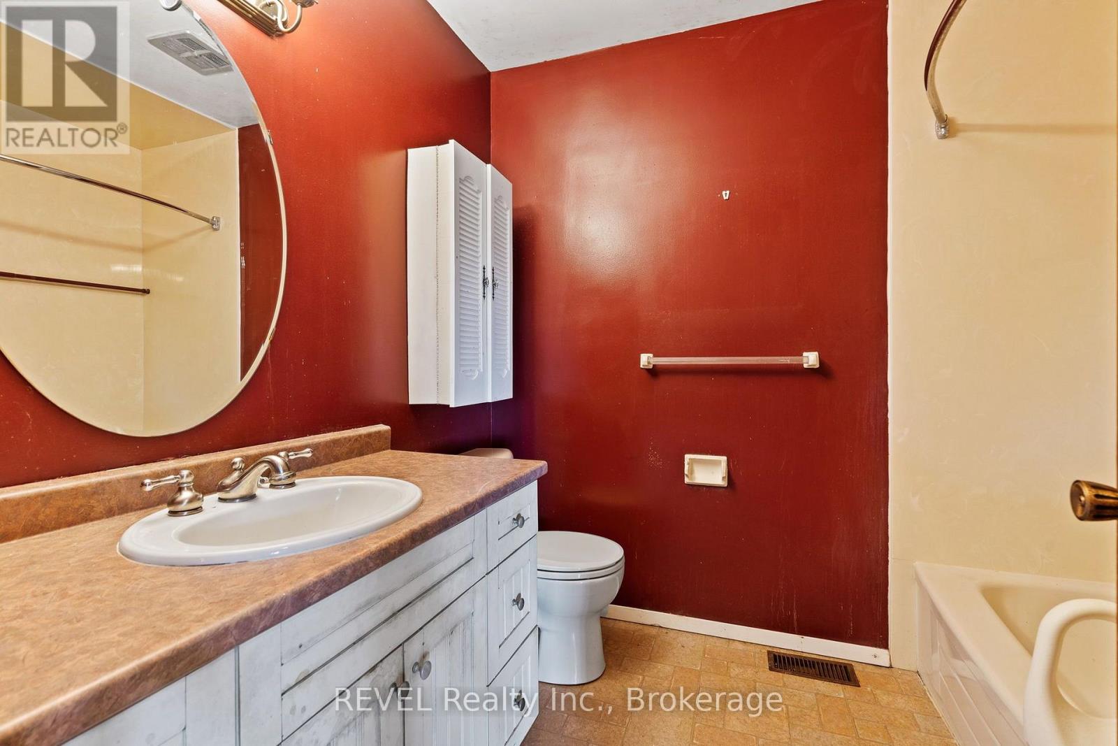 4198 Regent Court, Lincoln, Ontario  L3J 0N4 - Photo 10 - X13541650
