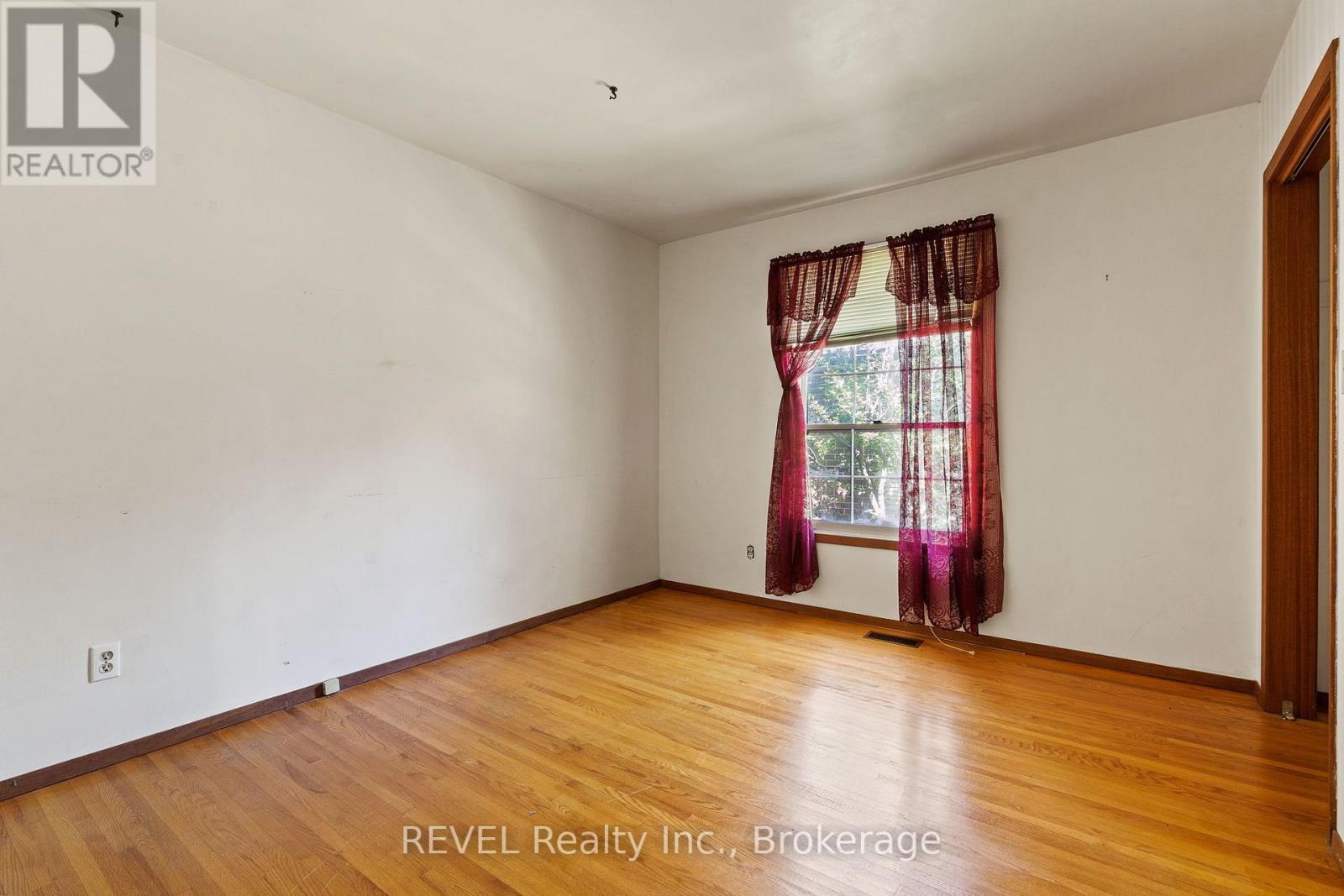 4198 Regent Court, Lincoln, Ontario  L3J 0N4 - Photo 11 - X13541650