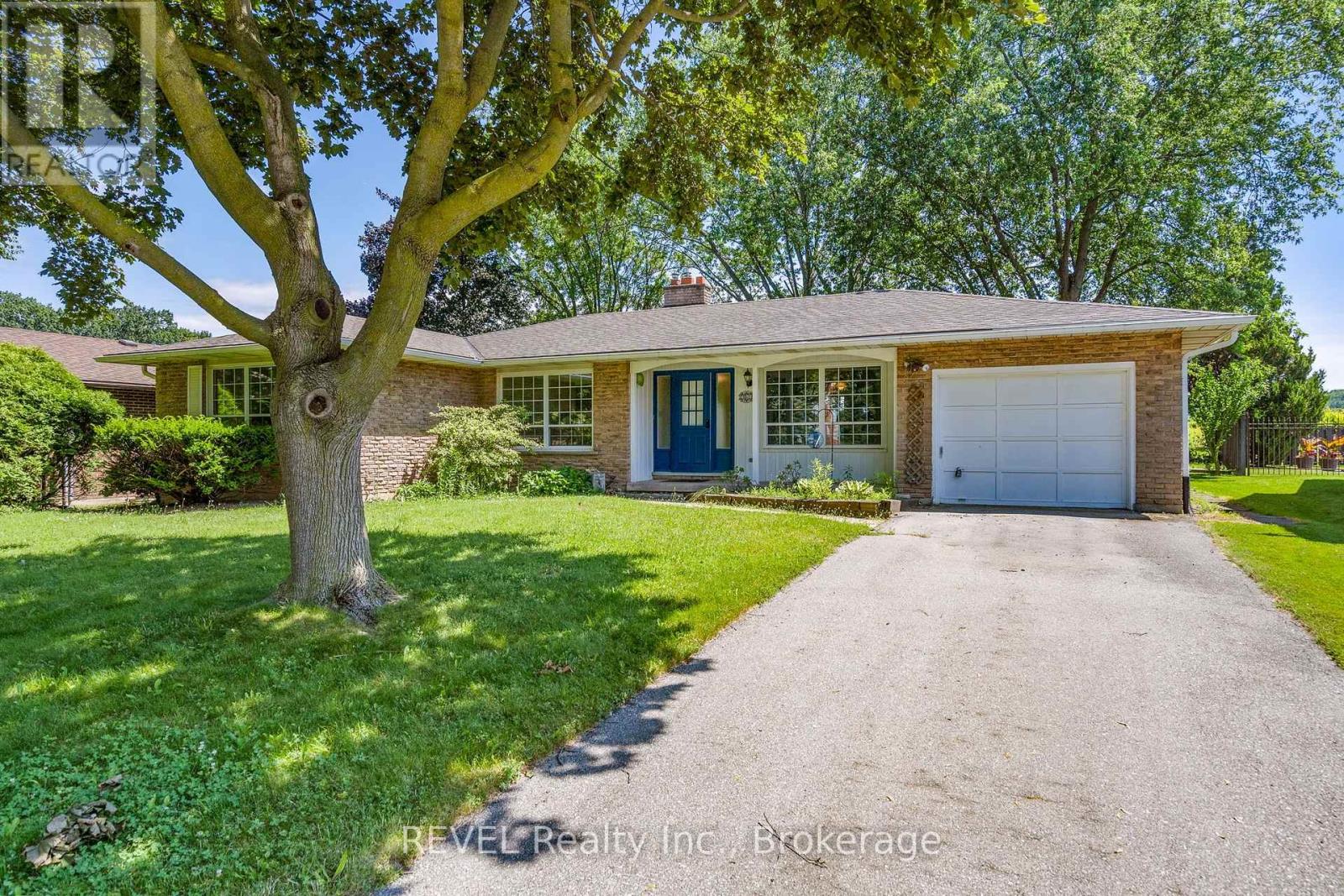 4198 Regent Court, Lincoln, Ontario  L3J 0N4 - Photo 2 - X13541650