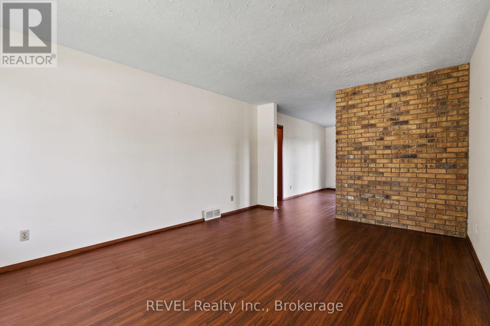 4198 Regent Court, Lincoln, Ontario  L3J 0N4 - Photo 5 - X13541650