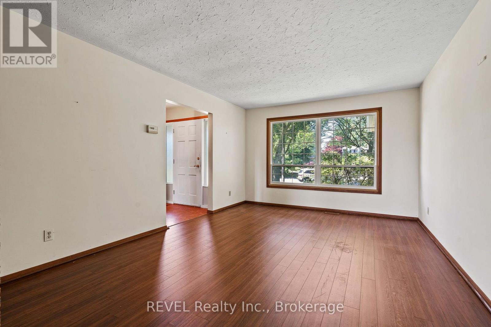 4198 Regent Court, Lincoln, Ontario  L3J 0N4 - Photo 6 - X13541650