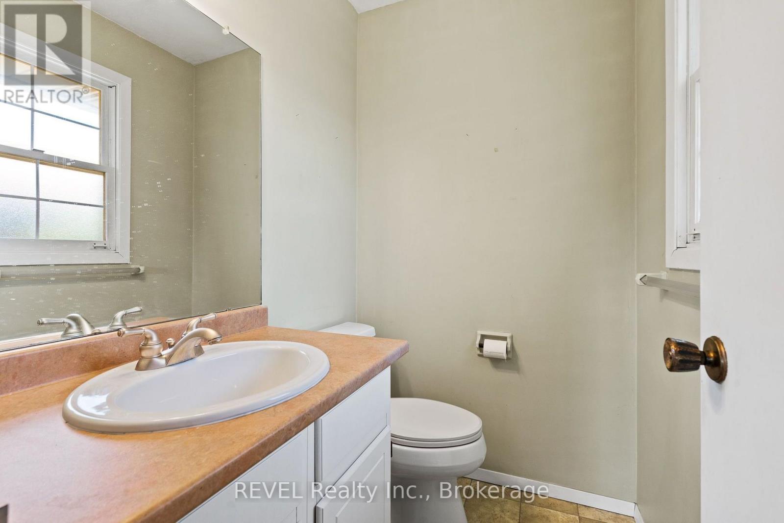 4198 Regent Court, Lincoln, Ontario  L3J 0N4 - Photo 9 - X13541650