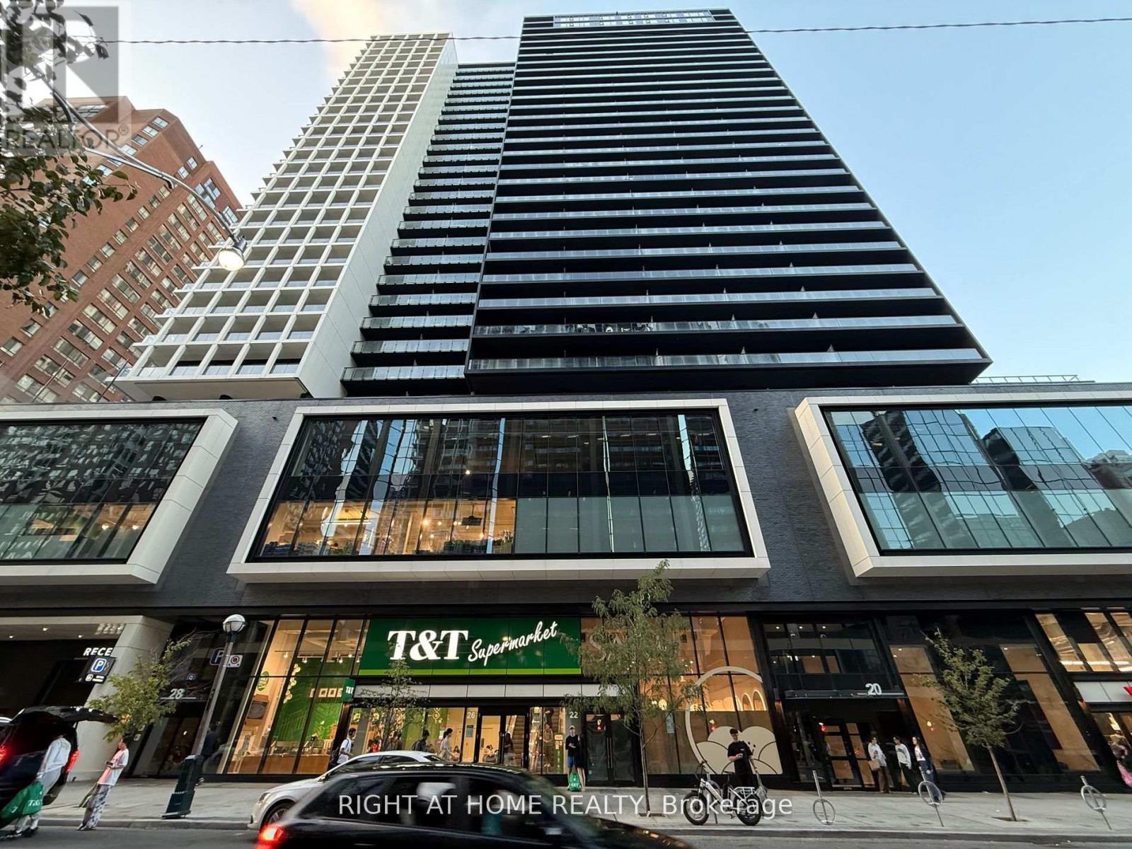 1917 - 20 Edward Street, Toronto, Ontario  M5G 0C5 - Photo 1 - C13541568
