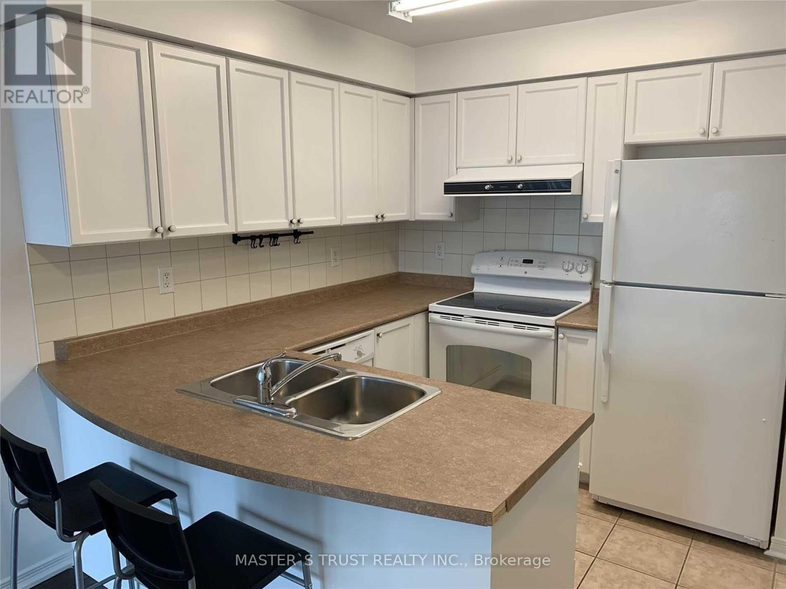 #1805 - 5500 Yonge Street, Toronto, Ontario  M2N 7L1 - Photo 3 - C13541576