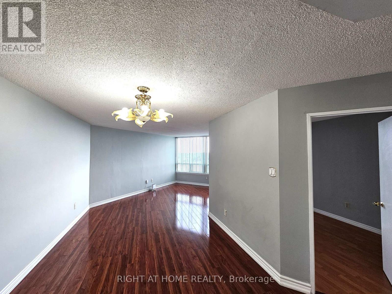 901 - 300 Alton Towers Circle, Toronto, Ontario  M1V 4X9 - Photo 5 - E13541570