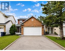 82 RADWELL CRESCENT, Toronto, Ontario