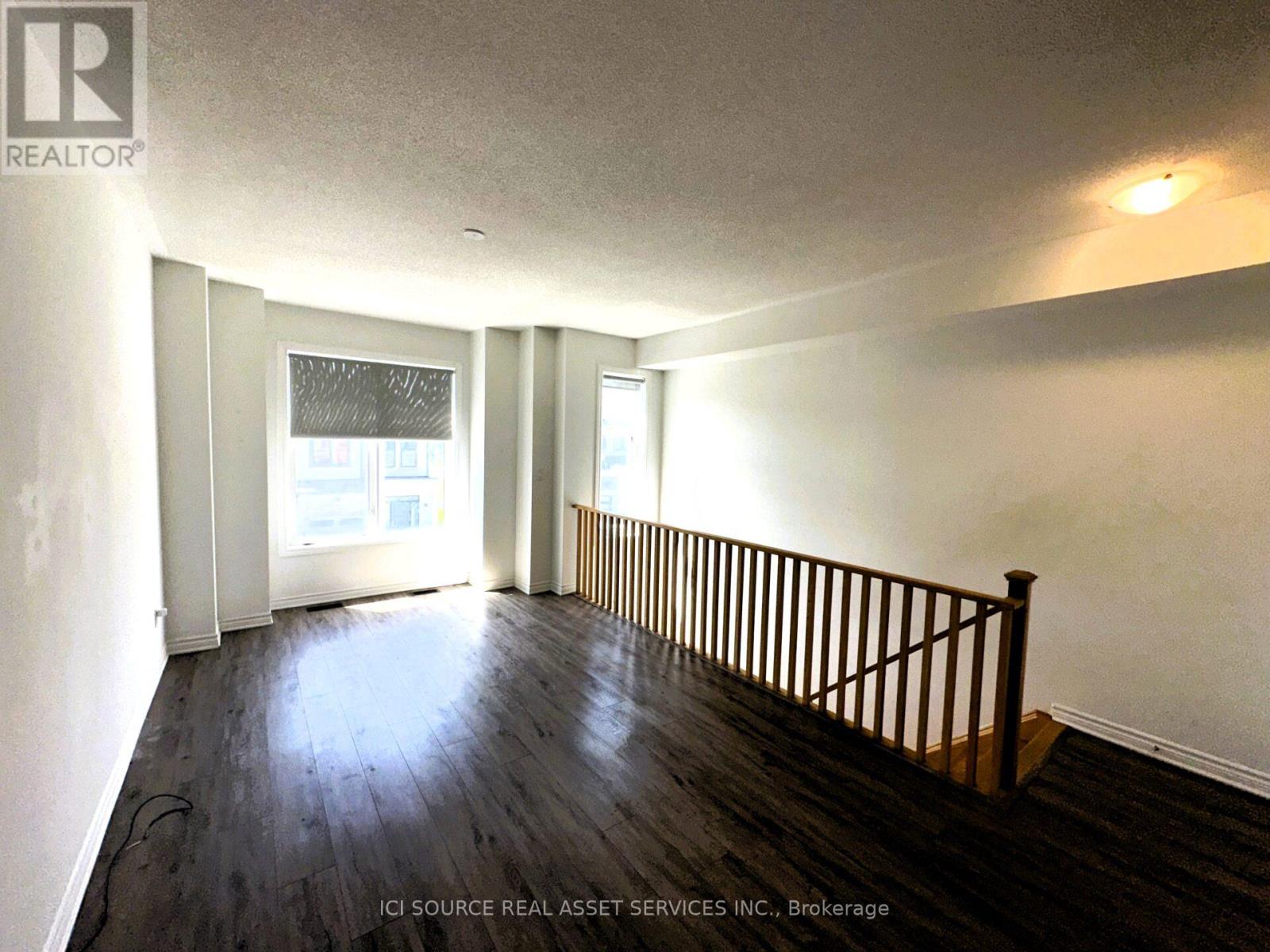 335 Okanagan Path, Oshawa, Ontario  L1H 0A7 - Photo 2 - E13541672