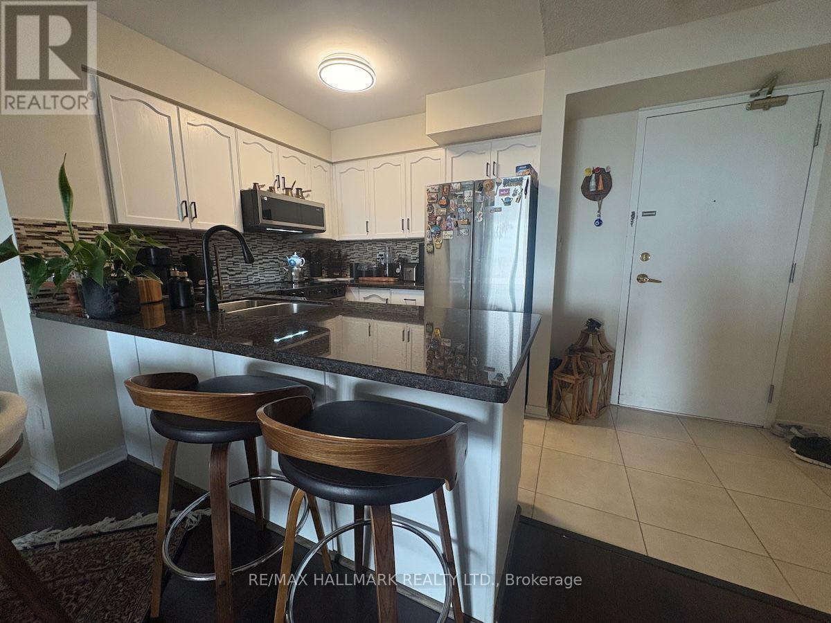 702 - 9 Northern Hts Drive, Richmond Hill, Ontario  L4B 4M5 - Photo 5 - N13541612