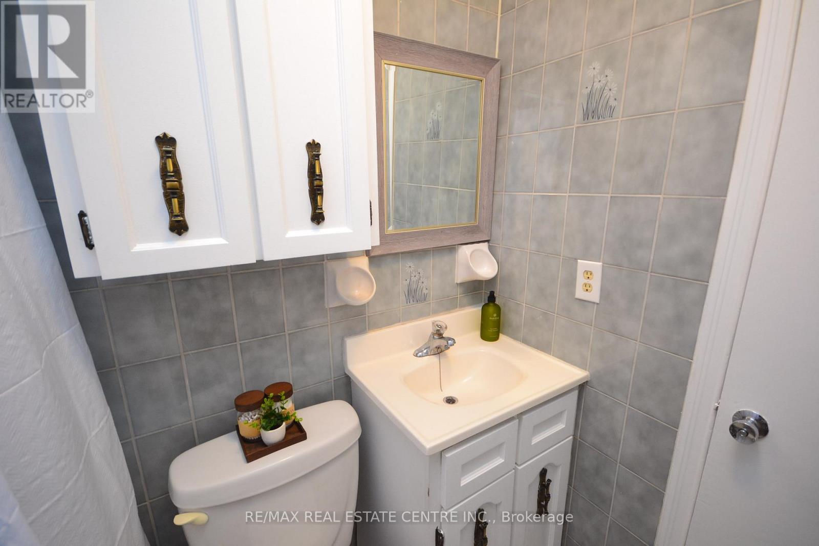 75 Cynthia Road, Toronto, Ontario  M6N 2P8 - Photo 28 - W13541666