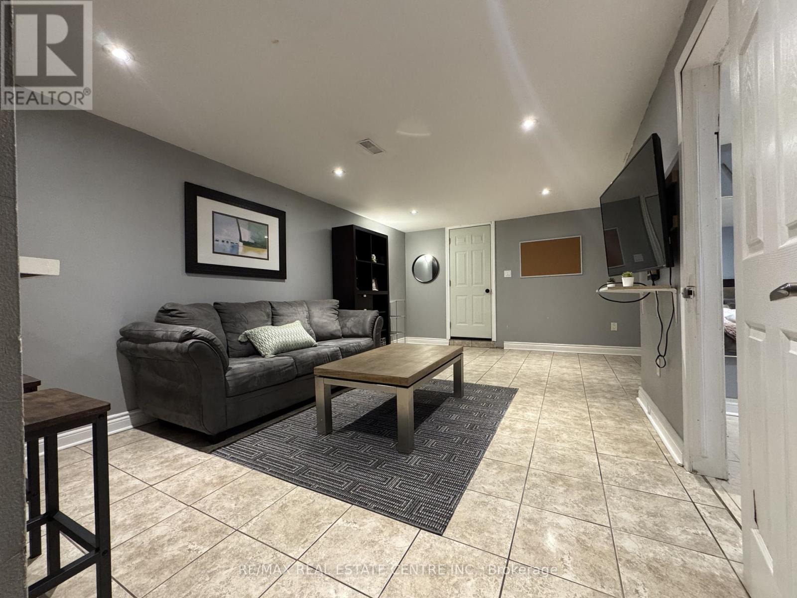 75 Cynthia Road, Toronto, Ontario  M6N 2P8 - Photo 37 - W13541666